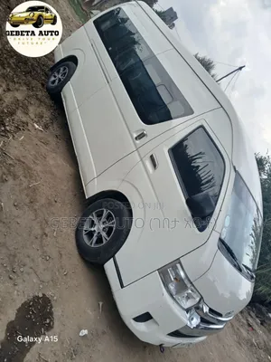 Toyota HiAce 2022 White
