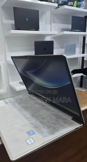 New Laptop HP 14-Dq1025cl 8GB Intel Core I5 SSD 512GB