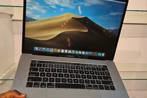 Photo - New Laptop Apple MacBook Pro 2017 16GB Intel Core I7 SSD 1T