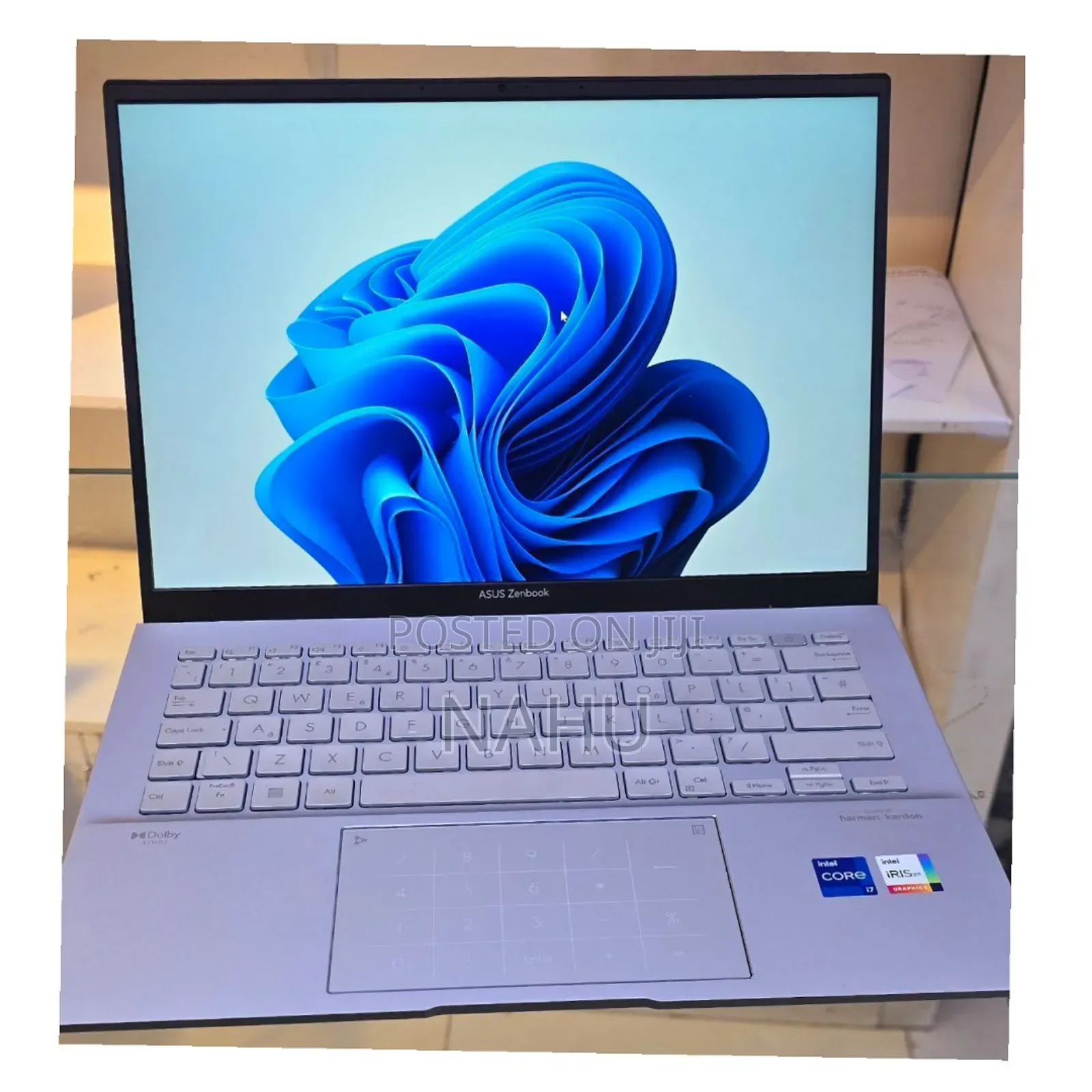 New Laptop Asus ZenBook UX303LA 16GB Intel Core I7 SSD 1T