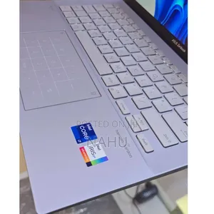 New Laptop Asus ZenBook UX303LA 16GB Intel Core I7 SSD 1T