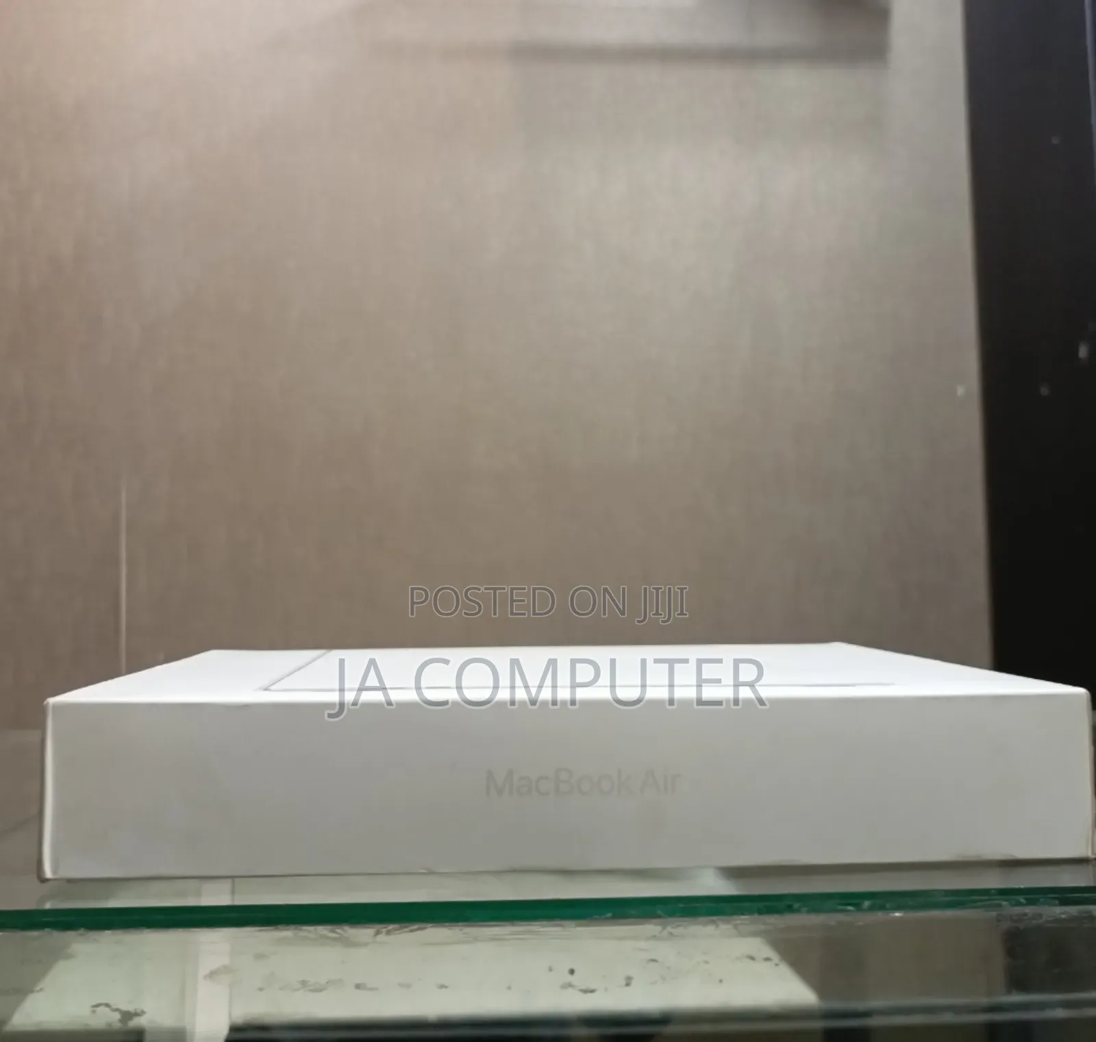 New Laptop Apple MacBook Air 2020 M1 8GB Apple M1 SSD 256GB