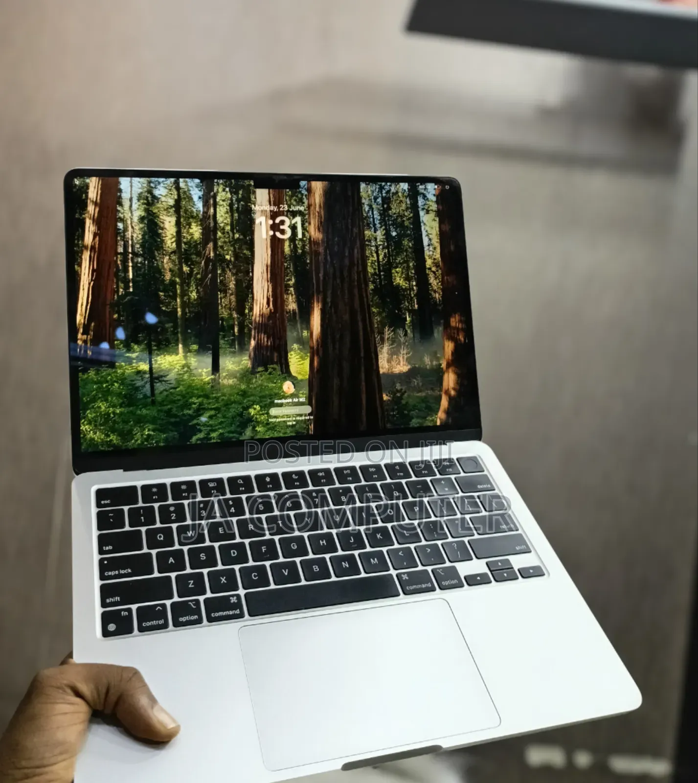 New Laptop Apple MacBook Air 2020 M1 8GB Apple M1 SSD 256GB