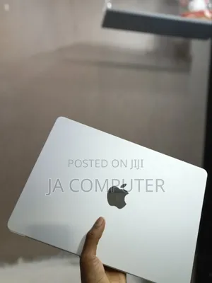 New Laptop Apple MacBook Air 2020 M1 8GB Apple M1 SSD 256GB