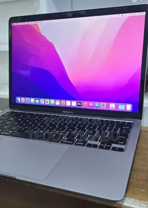 New Laptop Apple MacBook 2020 8GB Apple M1 SSD 256GB
