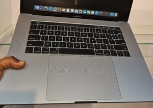 New Laptop Apple MacBook Pro 2017 16GB Intel Core I7 SSD 1T