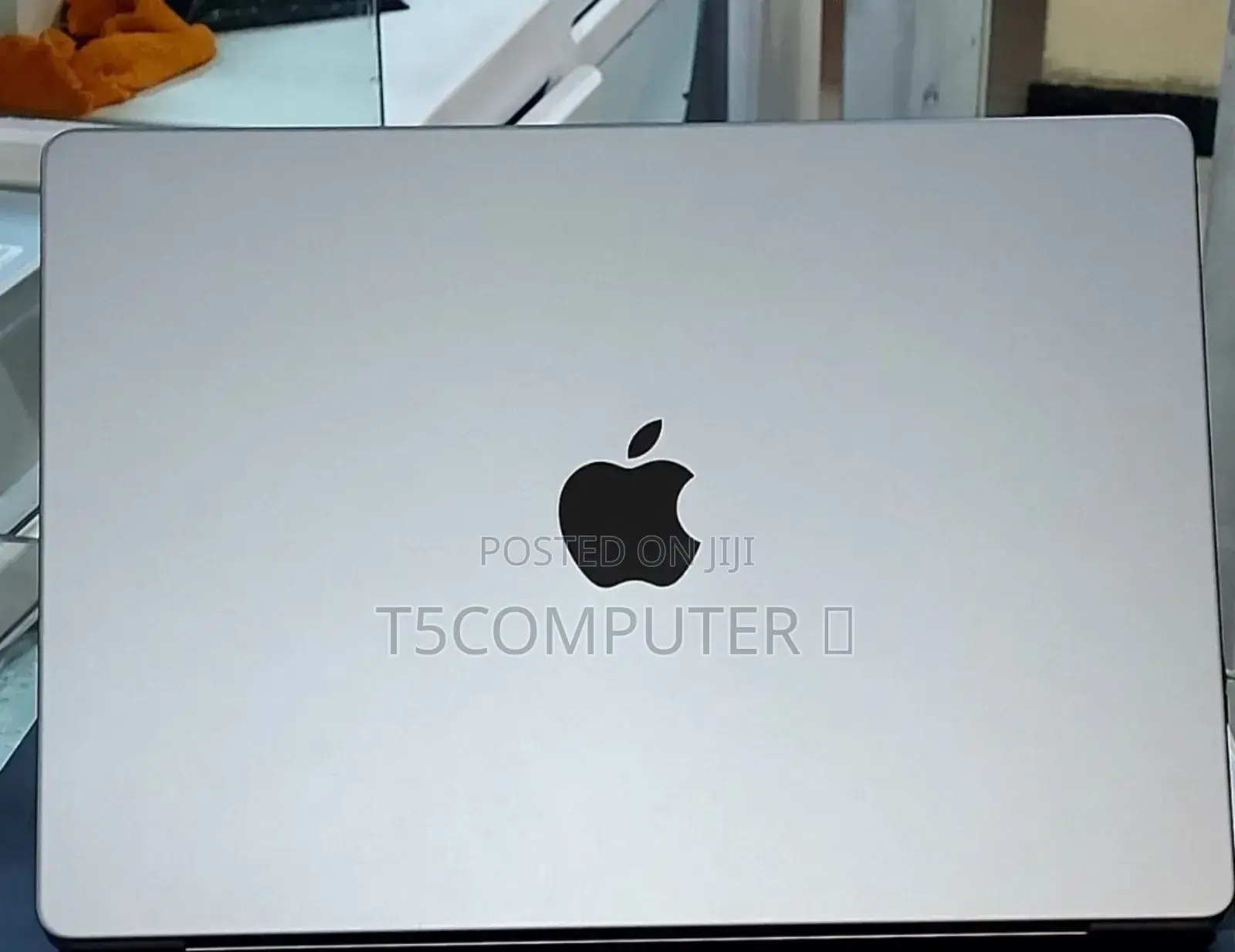 New Laptop Apple MacBook Pro 2020 M1 16GB Apple M1 SSD 1T