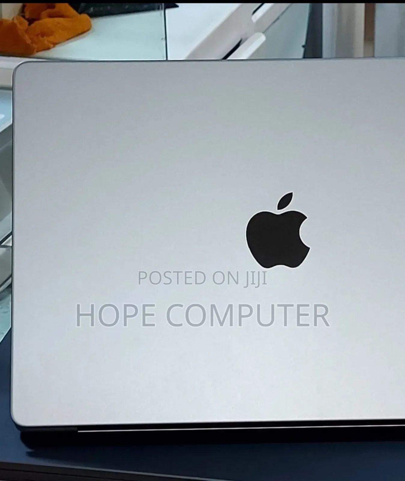 New Laptop Apple MacBook Pro M1 16GB Apple M1 Pro SSD 1T