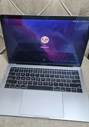 Photo - New Laptop Apple MacBook Pro 2017 16GB Intel Core I5 SSD 256GB