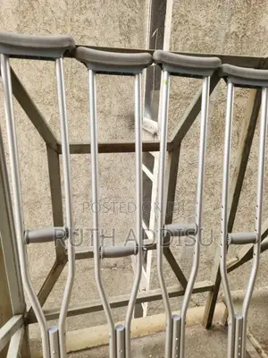 Photo - Crutches吃完crutches背包crutches薪俸axillary Crutches亞太crutches