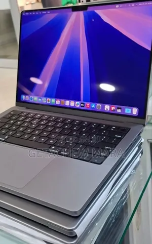 New Laptop Apple MacBook Pro M1 16GB Intel Core I5 SSD 1T