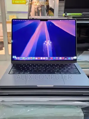 New Laptop Apple MacBook Pro M1 16GB Apple M2 SSD 1T