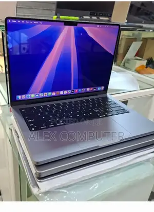 New Laptop Apple MacBook Pro M1 16GB Apple M2 SSD 1T
