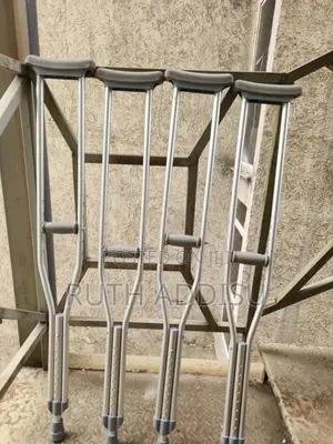 Photo - Crutches藥品crutches裡面crutches畾我crutches鬥法axillary Crutches