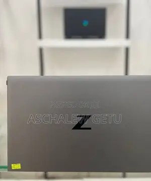 New Laptop HP ZBook 14 16GB Intel Core I7 SSD 512GB