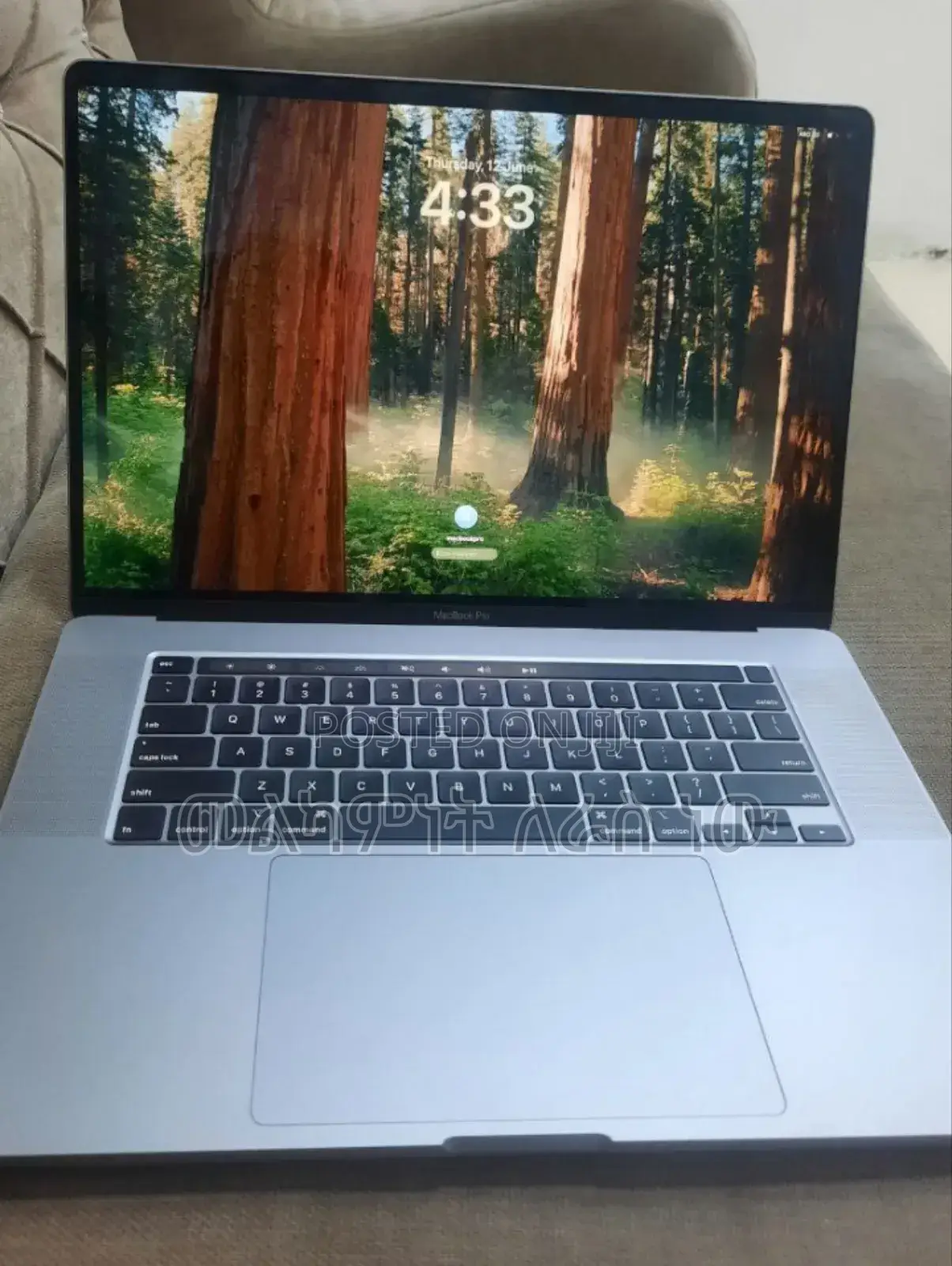 New Laptop Apple MacBook Pro 2019 16GB Intel Core I9 SSD 512GB