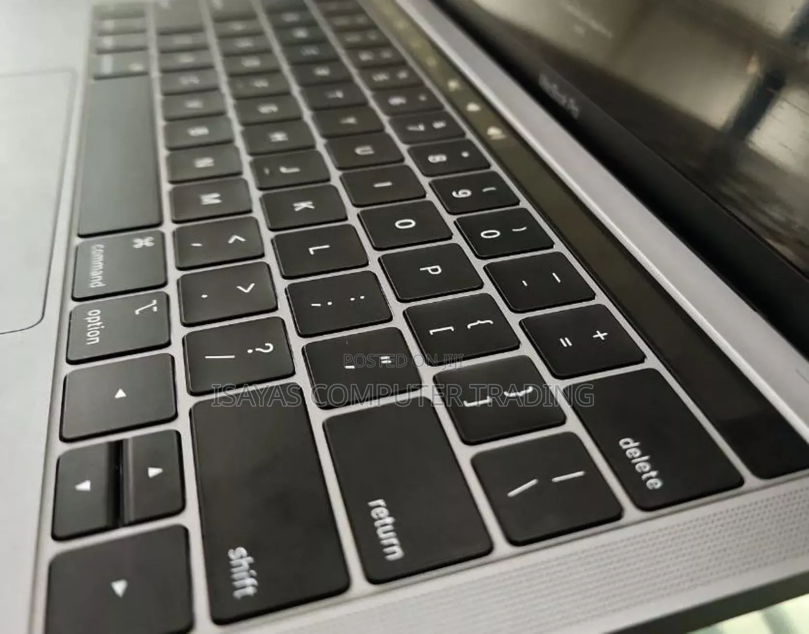 New Laptop Apple MacBook Pro 2019 8GB Intel Core I5 SSD 256GB