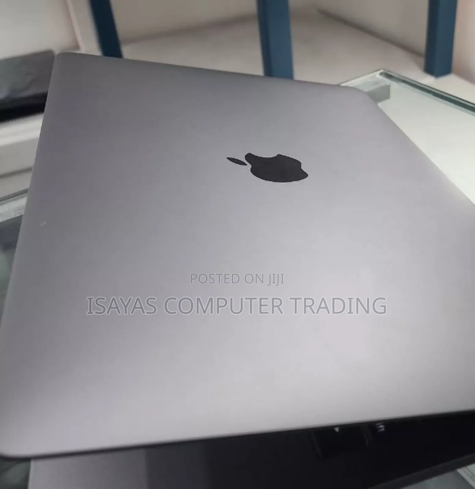 New Laptop Apple MacBook Pro 2019 8GB Intel Core I5 SSD 256GB