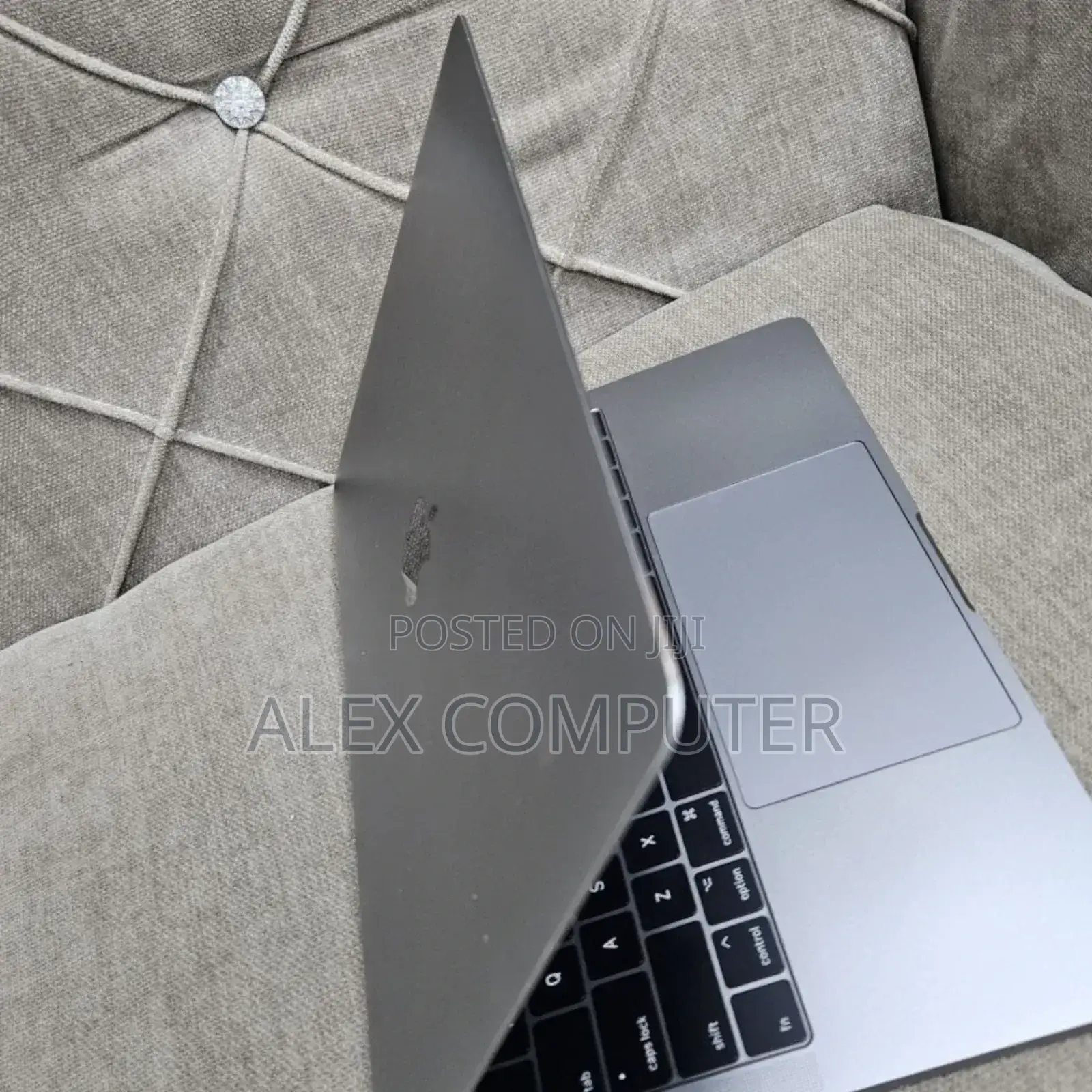 New Laptop Apple MacBook Pro 2017 16GB Intel Core I5 SSD 256GB