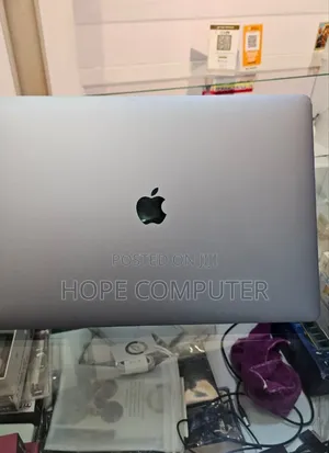 New Laptop Apple MacBook Pro 2017 16GB Intel Core I7 SSD 1T