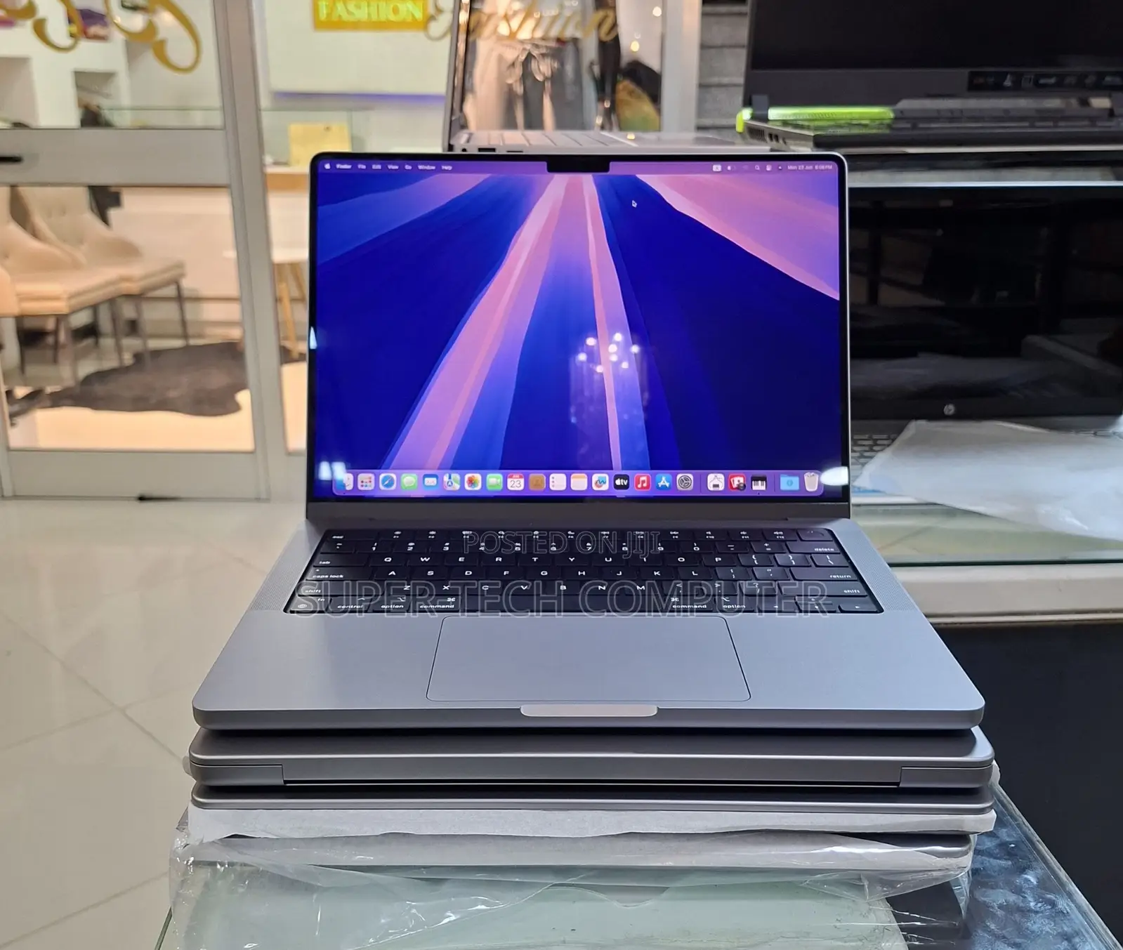 New Laptop Apple MacBook Pro M1 16GB Apple M1 SSD 1T