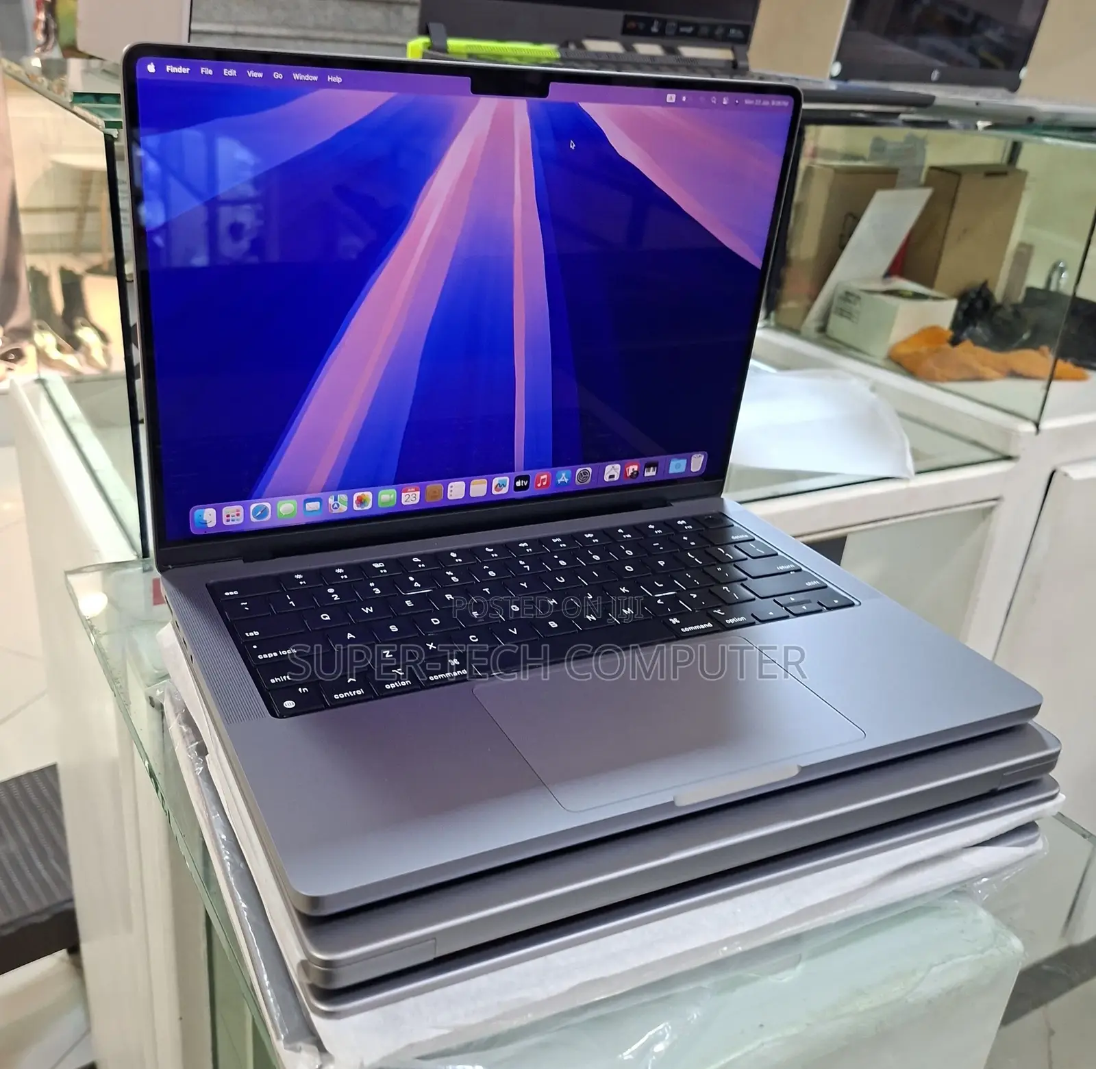 New Laptop Apple MacBook Pro M1 16GB Apple M1 SSD 1T