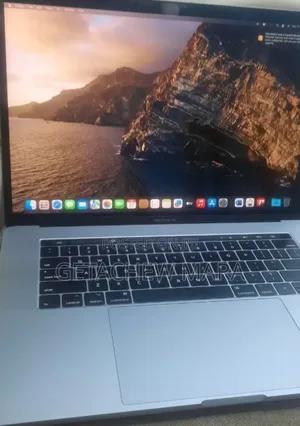New Laptop Apple MacBook Pro 2017 16GB Intel Core I7 SSD 512GB