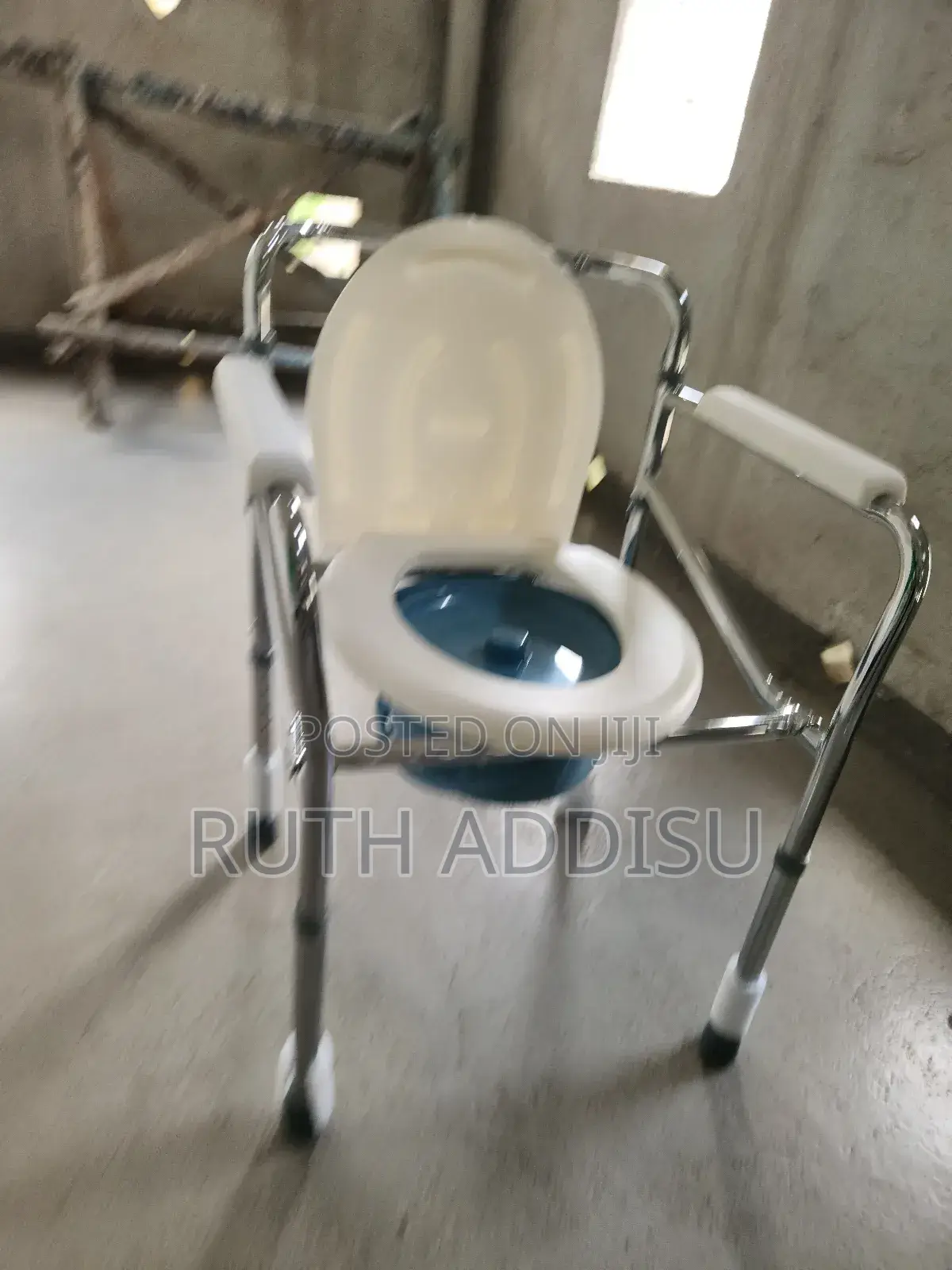 Commode Chair前面medical Commode Chair就像poty Chair愛吃commode