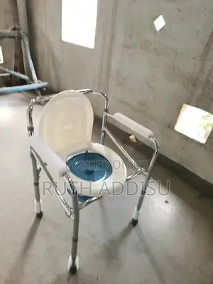 Commode Chair跟上poty Chair因而toilet Chair豐田commode Chair