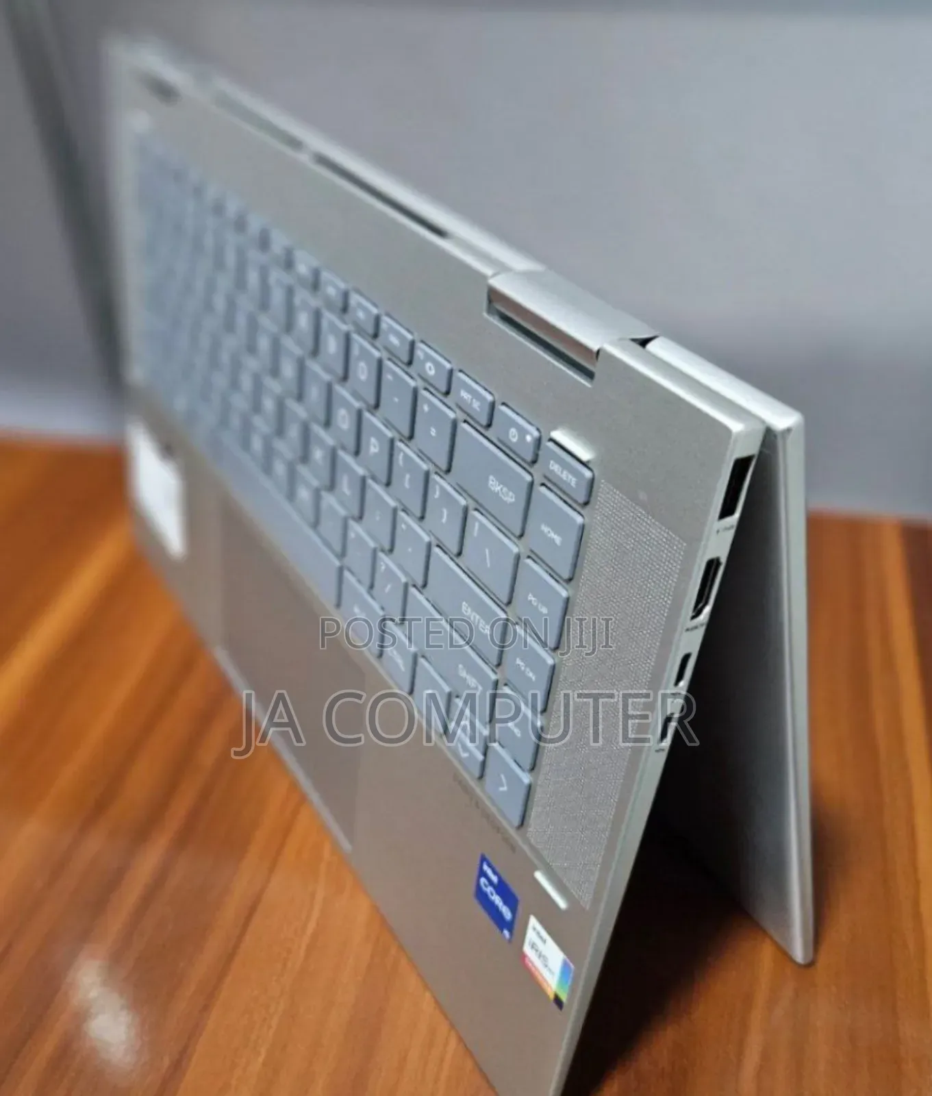 New Laptop HP Envy X360 8GB Intel Core I5 SSD 512GB