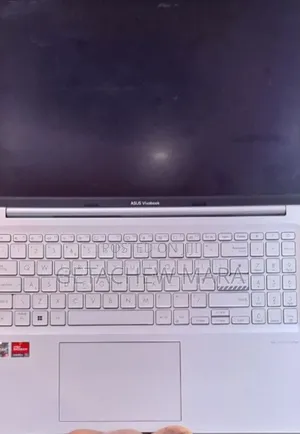 New Laptop Asus VivoBook 15 X505BA 8GB Intel Core I7 SSD 256GB