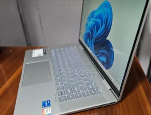 New Laptop HP Envy X360 8GB Intel Core I5 SSD 512GB