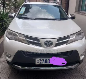 Photo - Toyota RAV4 2015 White
