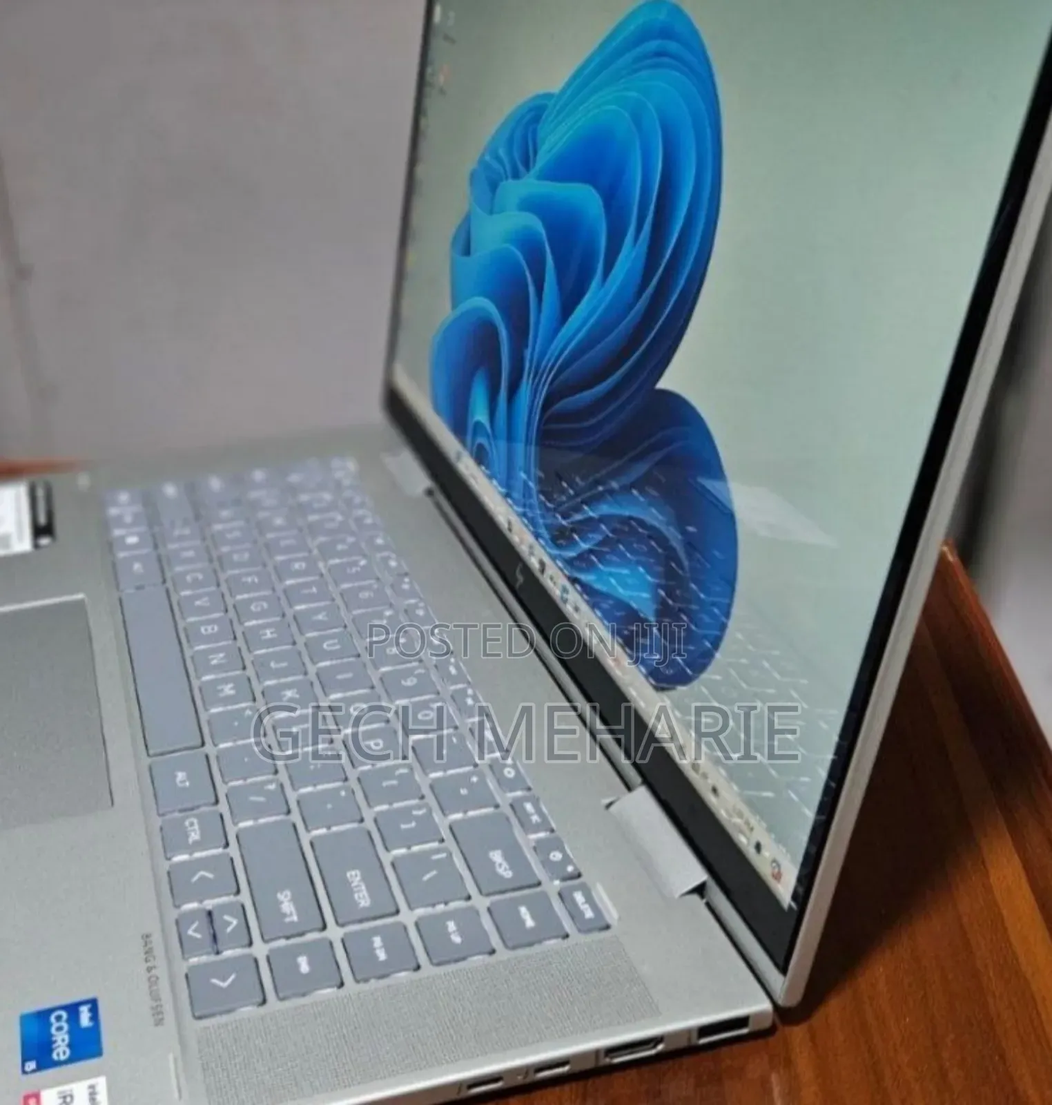 New Laptop HP Envy X360 8GB Intel Core I5 SSD 512GB