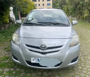 Photo - Toyota Yaris 2007 Silver