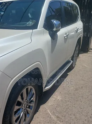Toyota Land Cruiser 2023 White