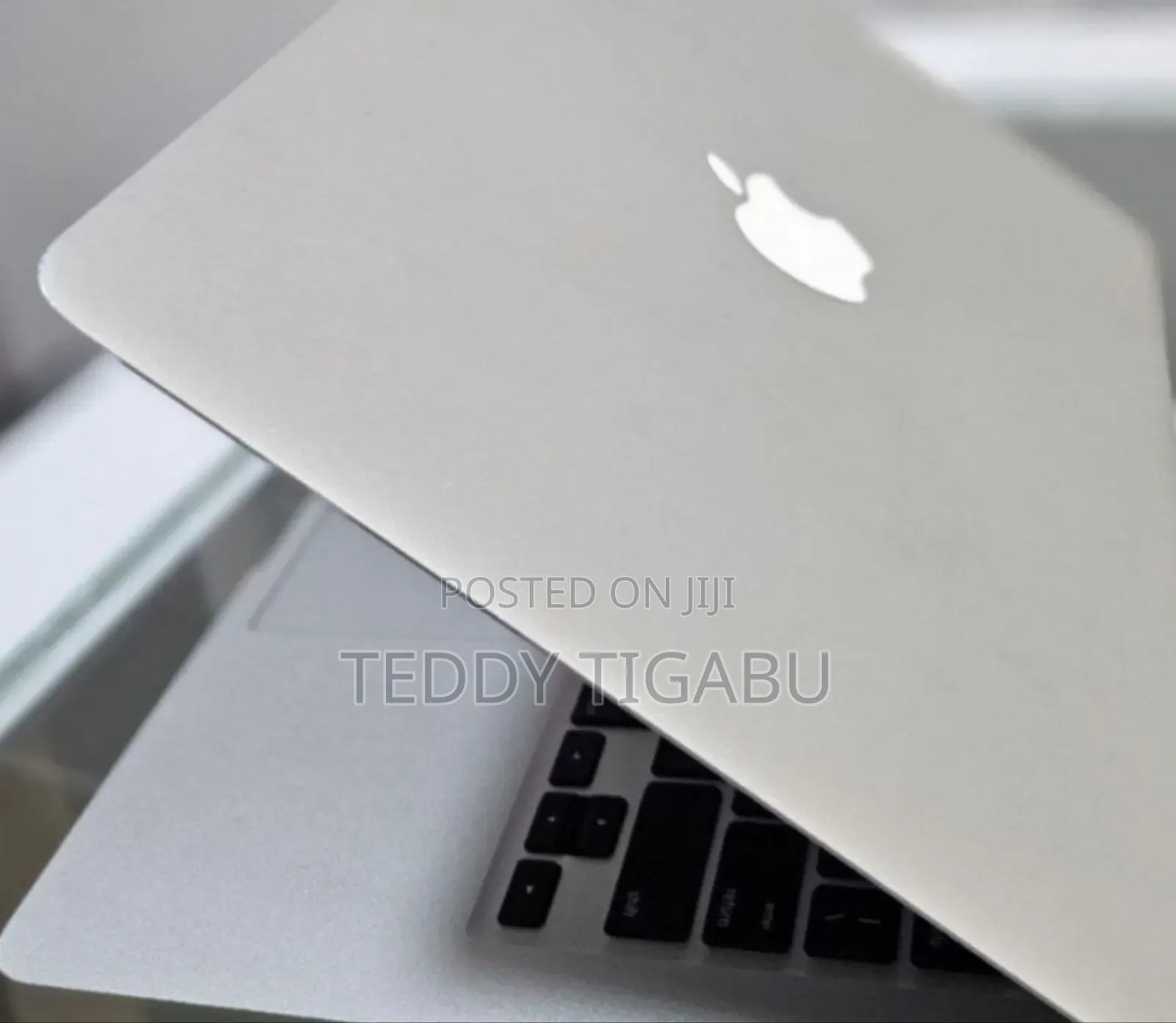 New Laptop Apple MacBook Air 2011 4GB Intel Core I5 SSD 128GB