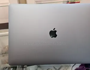 Photo - New Laptop Apple MacBook Pro 2017 16GB Intel Core I7 SSD 512GB