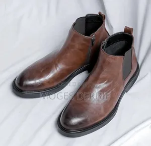 Elegant Leather Chelsea Boots Brown Color