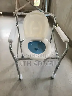 Photo - Commode Chair跟進commode Chair波斯toilet Chair半夜commode Chair