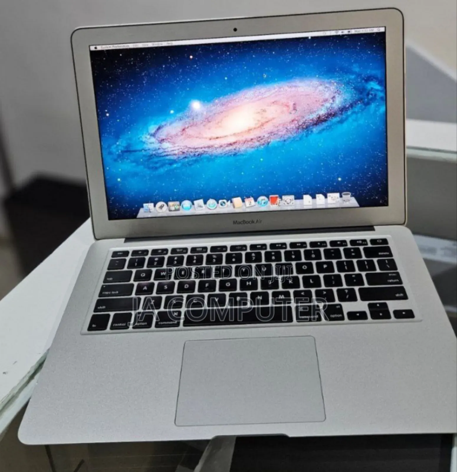 New Laptop Apple MacBook Air 2011 4GB Intel Core I5 SSD 128GB