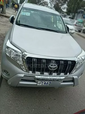 Photo - Toyota Land Cruiser Prado 2015 Silver