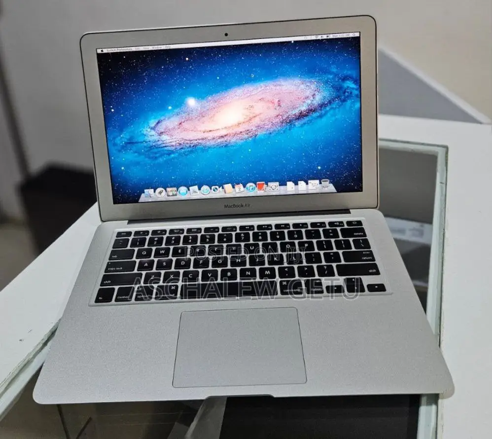 New Laptop Apple MacBook Air 2011 4GB Intel Core I5 SSD 128GB