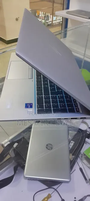 New Laptop HP EliteBook 840 G8 16GB Intel Core I7 SSD 512GB
