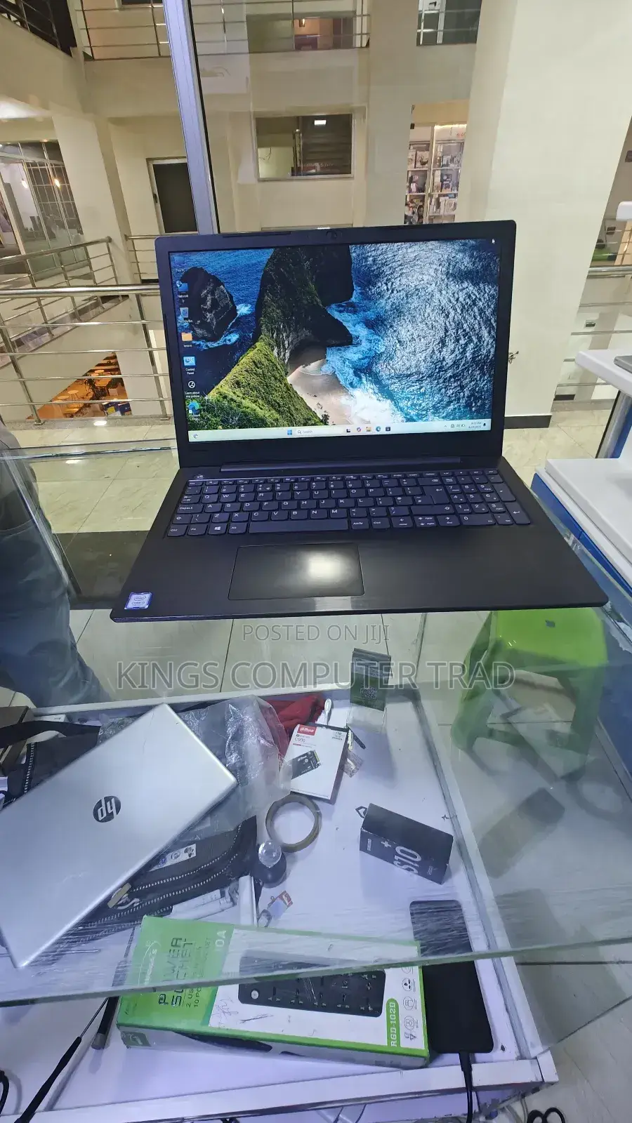 New Laptop Lenovo Chromebook C330 4GB Intel Core i3 HDD 500GB