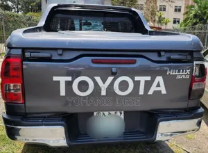 Toyota Hilux 2018 Blue
