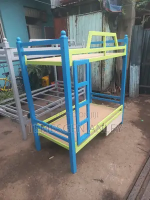 የልጆች ተደራራቢ አልጋ