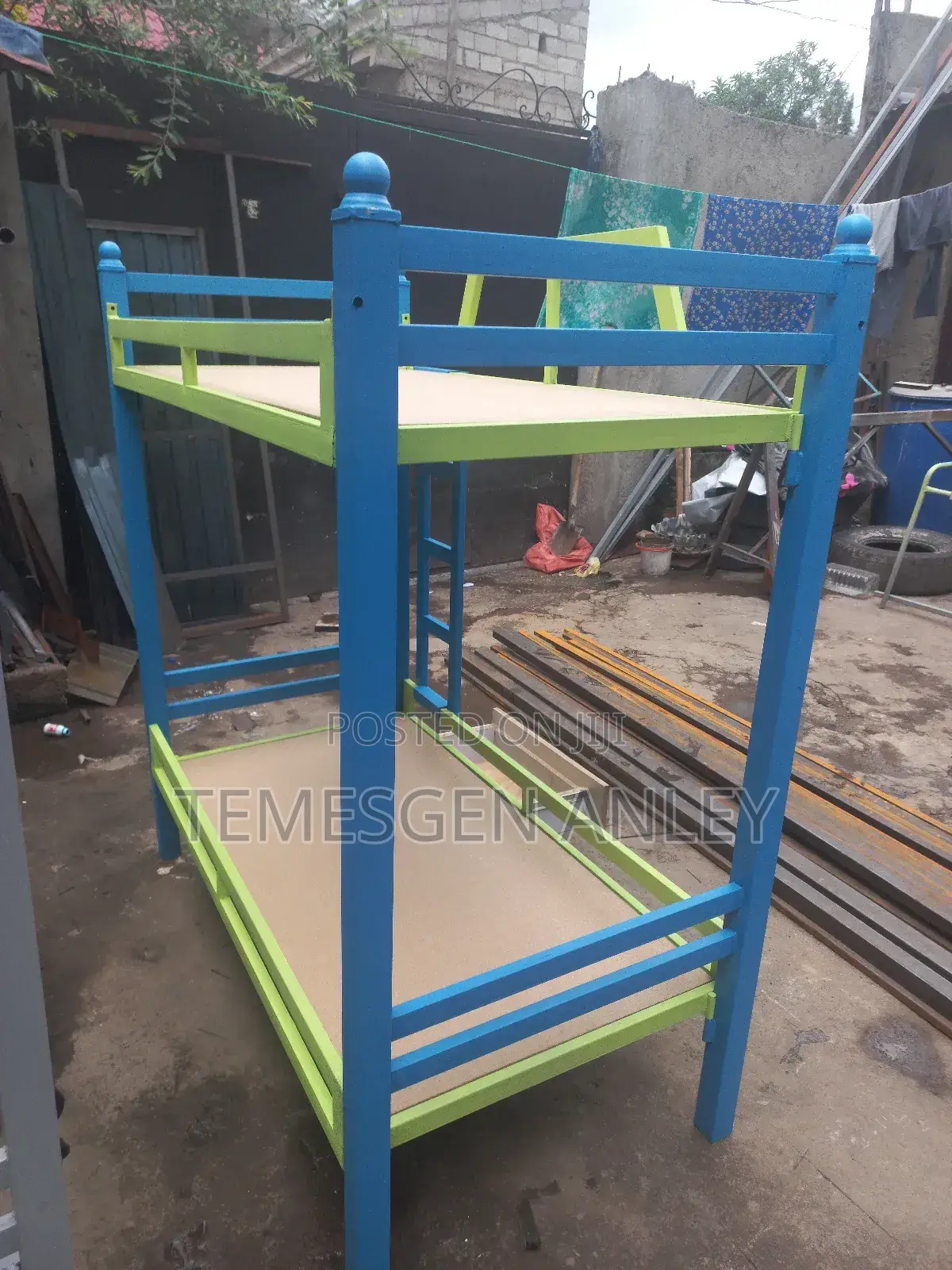 የልጆች ተደራራቢ አልጋ