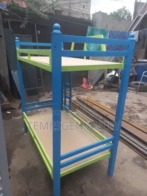 የልጆች ተደራራቢ አልጋ