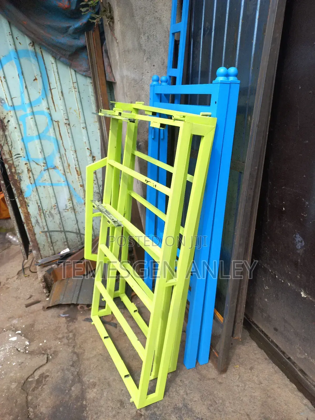 የልጆች ተደራራቢ አልጋ